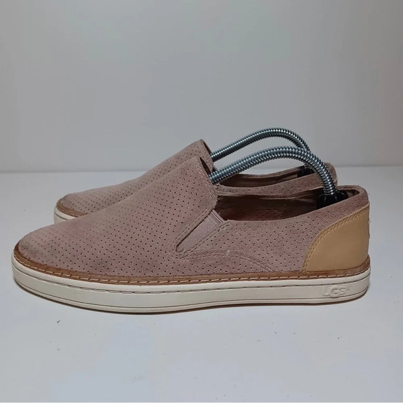 UGG ADLEY PERF WOMENS FASHION SNEAKERS S/N 1018375 SUEDE COLOR MOLE SIZE 6 US - Picture 1 of 9